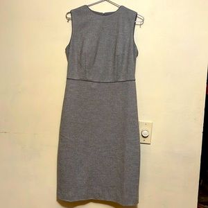 Ann Taylor Women’s 4 petite wool blend dress lined with zippered back